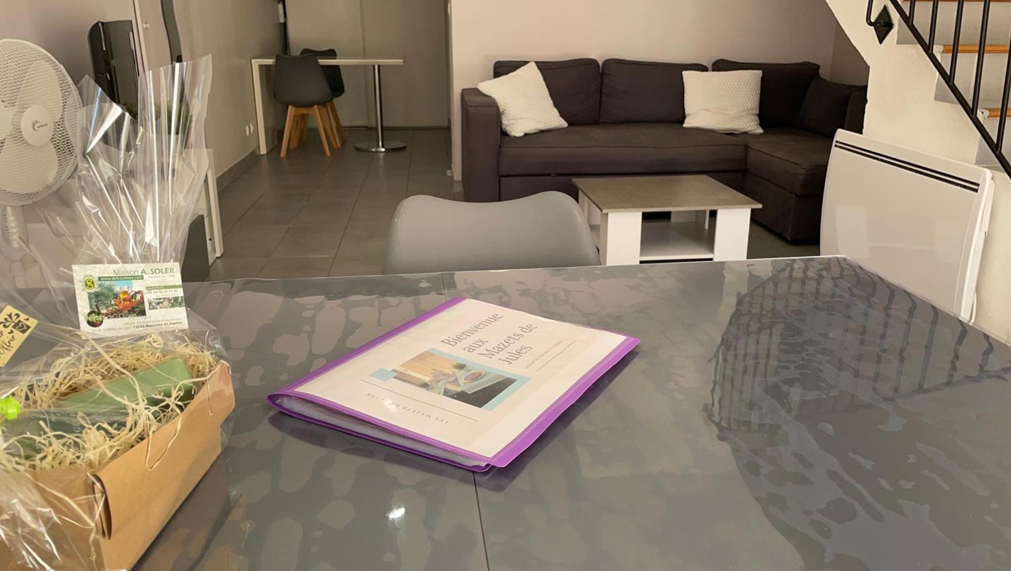 Maison tendance avec jardin, centre village, Alpilles, familles Eyragues Extérieur photo
